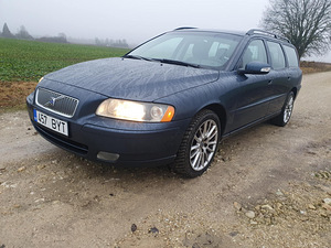 Volvo V70 (1 фото из 10)
