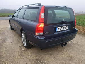 Volvo V70 (4 фото из 10)