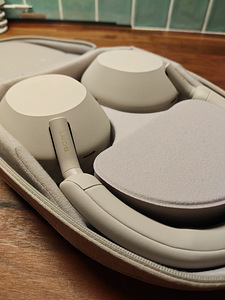 SONY-WH1000XM5 (1 foto / 3)