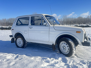 Лада Нива 2121 (3 фото из 15)