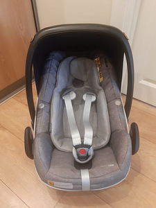 Автокресло maxi-Cosi Pebble Plus + дождевик (2 фото из 3)