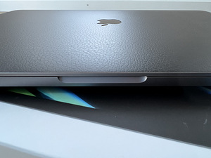 2019 Macbook Pro 16" (9 фото из 10)