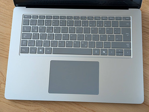 Microsoft Surface Laptop 7 15" Touchscreen | Snapdragon X (6 foto / 9)