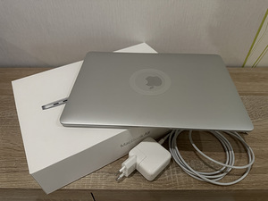 Apple MacBook AIR M1 Silver (1 foto / 6)