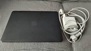 Apple MacBook Pro 13 Early 2015 (3 foto / 6)
