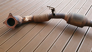 VW Golf VI R; Golf 6R OEM downpipe K04 VAG katalüsaator (3 foto / 7)