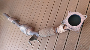 VW Golf VI R; Golf 6R OEM downpipe K04 VAG katalüsaator (4 foto / 7)
