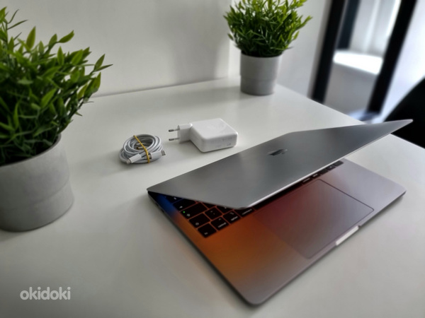 Macbook Pro 2019 13-inch (foto #1)