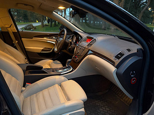 Opel Insignia Sports Tourer SW 4x4 (7 foto / 13)