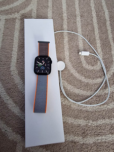 Apple Watch Series 7 45mm GPS (1 foto / 2)
