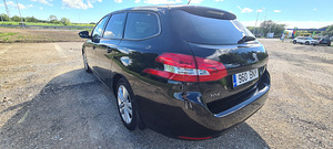 Peugeot 308 (8 фото из 9)