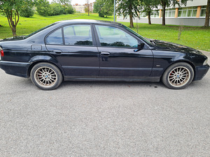 БМВ 530 (2 фото из 8)