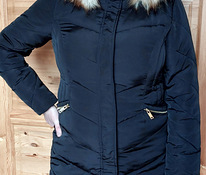 Женская зимняя куртка 40-42 размера.