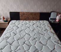 Кровать с матрасом 160×20