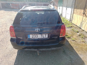 Toyota Avensis (1 foto / 2)