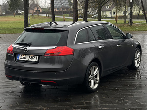 Opel Insignia 4x4 SPORTS TOURER SW 2.0 118kW (5 foto / 15)
