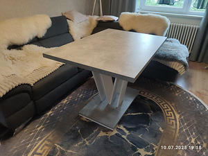 Lahtikäiv elutoa laud (1 foto / 6)