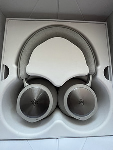 Bang and Olufsen PORTAL wireless gaming headphones (1 foto / 2)