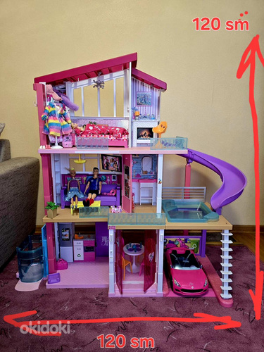 Barbie maja autoga,mööbliga ja nukkudega.
