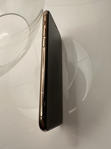 Продам iPhone 11 pro, 64 ГБ, золотой (2 фото из 6)
