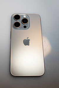 iPhone 15 pro 128gb (1 foto / 8)