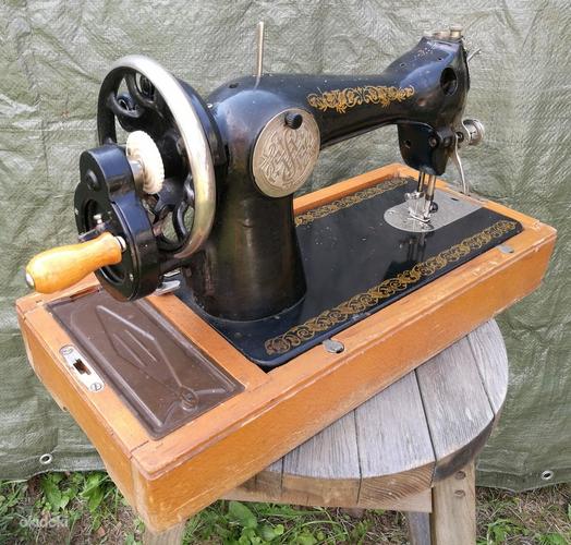Швейная машина Симс Калинин (фото #1)