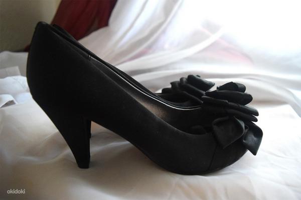 Праздничные черные туфли (фото #3)