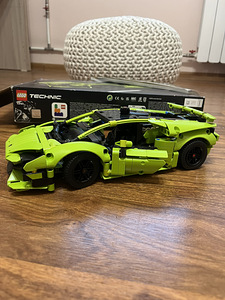 Lego Technic 42161 - Lamborghini Huracan (2 foto / 3)