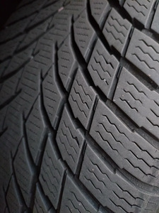 225 50 R17 NOKIAN Snowproof M+S шины (2 фото из 2)