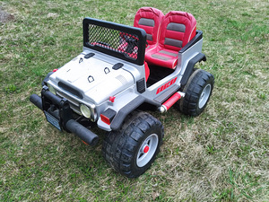 Детский электромобиль PegPerego Caucho 12V