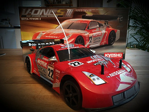 KYOSHO NISSAN SKYLINE Z GP 1:10 TWO GEAR NIRTO V-ONES S3 (2 foto / 6)