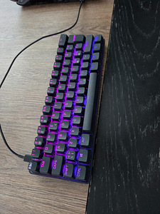 Продается Steelseries Apex 9 Mini игровая RGB клавиатура (4 фото из 8)