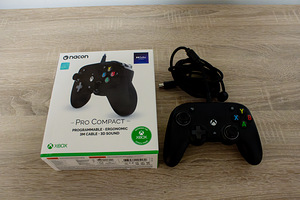 Проводная консоль Xbox (1 фото из 3)