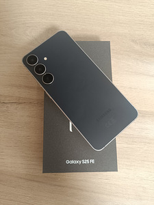 Samsung Galaxy S25 FE + чехол/защитное стекло (3 фото из 5)