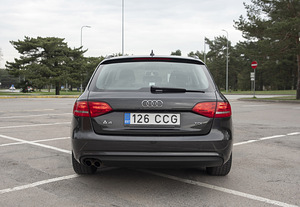 AUDI A4 AVANT (7 фото из 11)