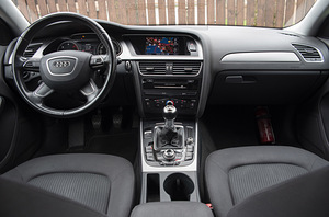 AUDI A4 AVANT (9 фото из 11)