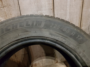 Michelin CrossClimate SUV 225/65 R17 M+S (2 foto / 4)