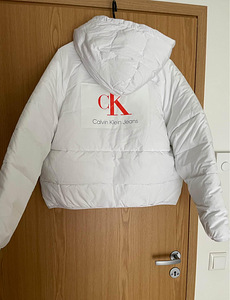 Uus Calvin Klein jope s.M (4 foto / 4)