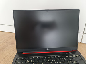 Sülearvuti Fujitsu LIFEBOOK U772 Ultrabook Dock Laadija Kott (4 foto / 10)