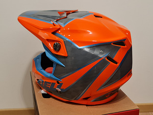 Krossikiiver Bell Moto-9S Flex S 55-56cm uus (2 foto / 5)