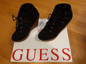 БОТИЛЬОНЫ GUESS,р.37 (9 фото из 10)