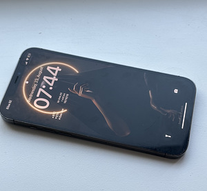 iPhone 12 Pro Max 128gb (1 foto / 4)