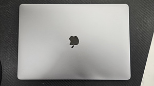 Macbook Pro (1 фото из 7)