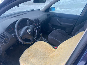Volkswagen Golf 1.6 74kW (5 foto / 5)