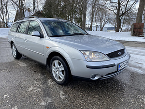 Ford Mondeo Ghia 2.5 V6 125kw (2 foto / 7)