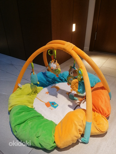 Beebipesa 3-D activity nest Forest