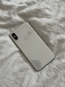 iPhone XS 64 GB, Valge (1 foto / 3)