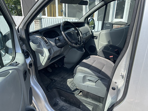 Renault Trafic 2.5 107квт (4 фото из 8)