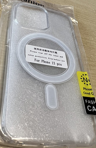 Чехлы / кошельки magSafe (6 фото из 8)