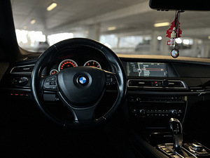 BMW F01 740d (4 foto / 15)